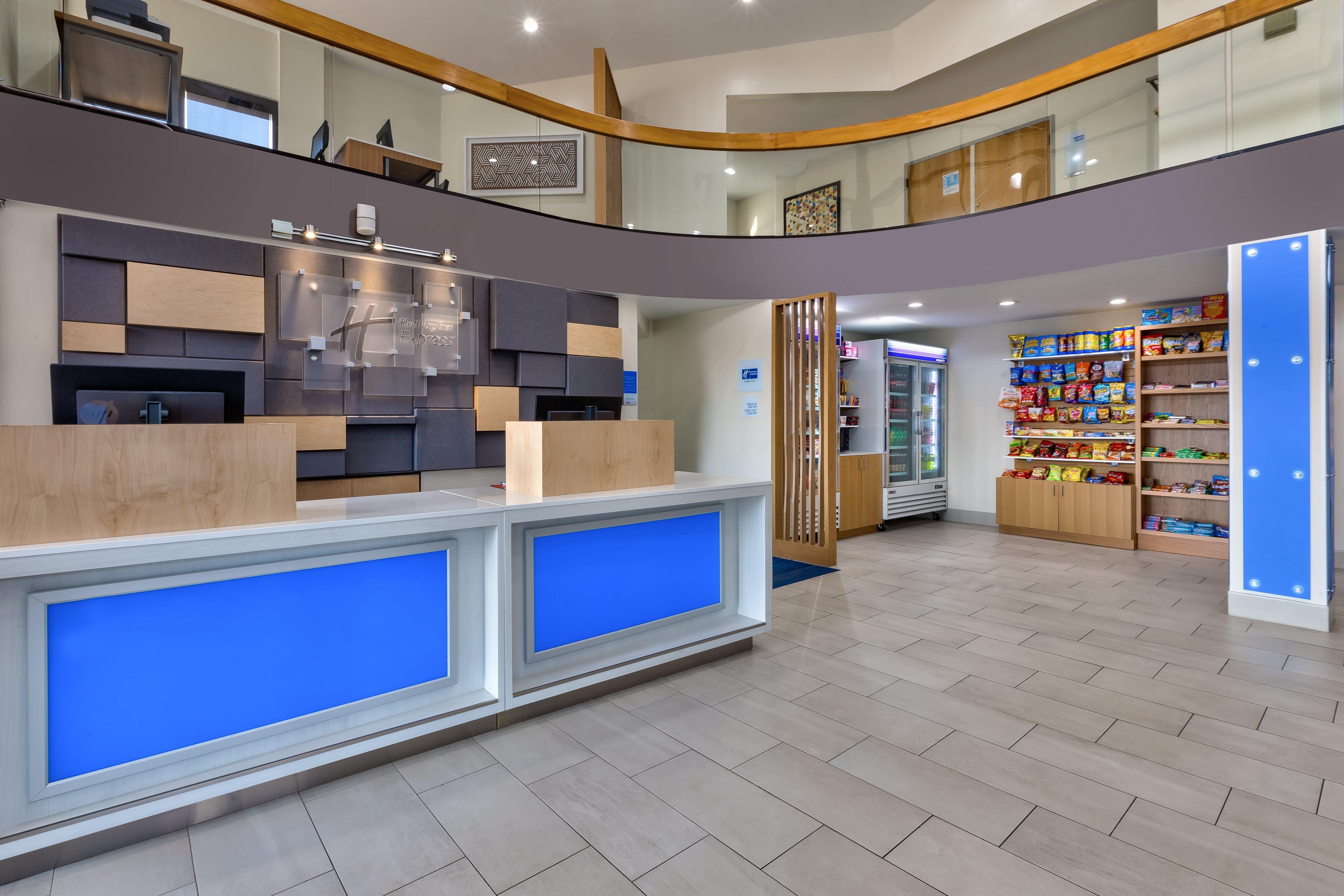Holiday Inn Express Detroit-Warren/General Motors Technology Center By Ihg Bagian luar foto