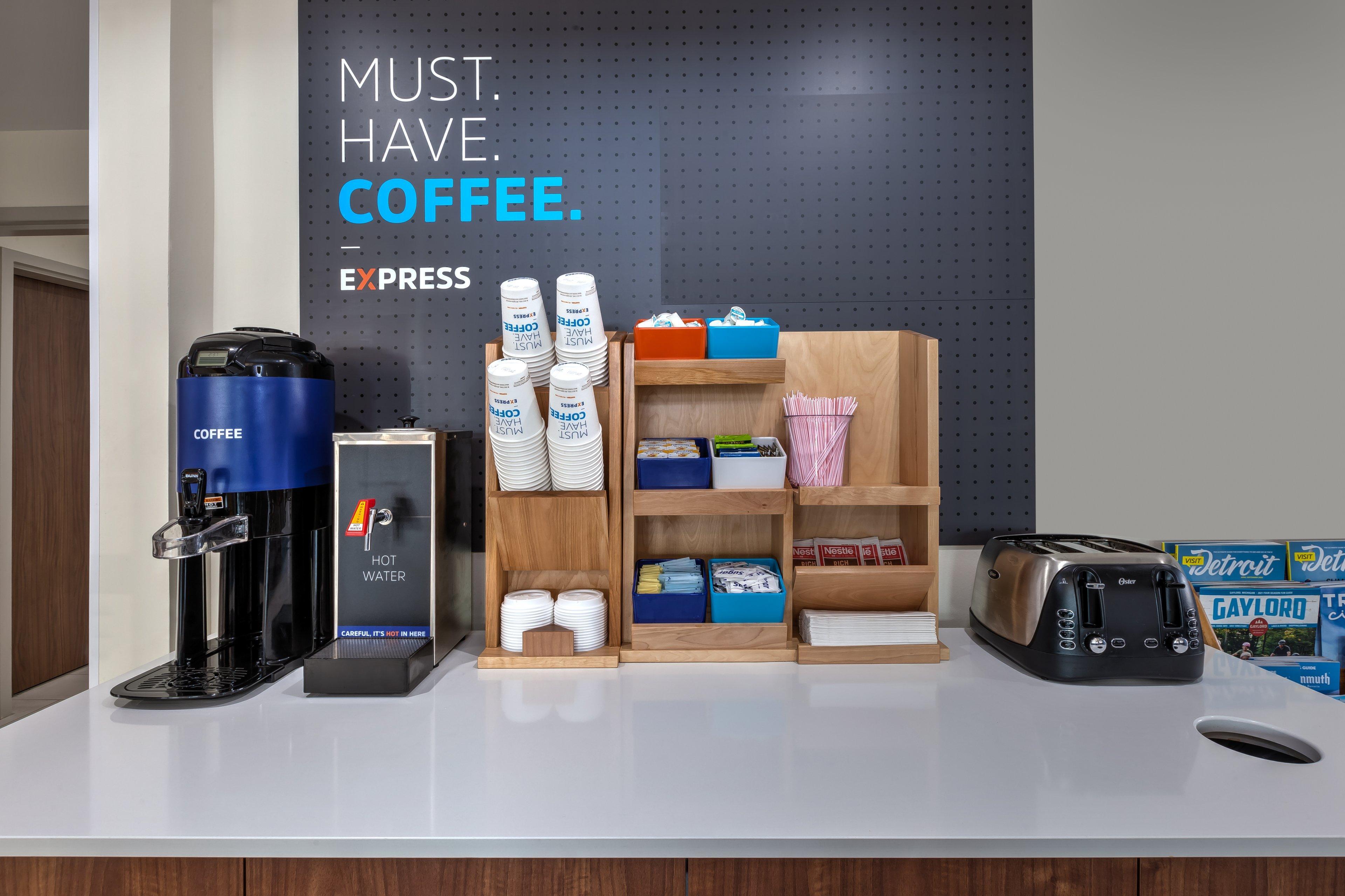 Holiday Inn Express Detroit-Warren/General Motors Technology Center By Ihg Bagian luar foto