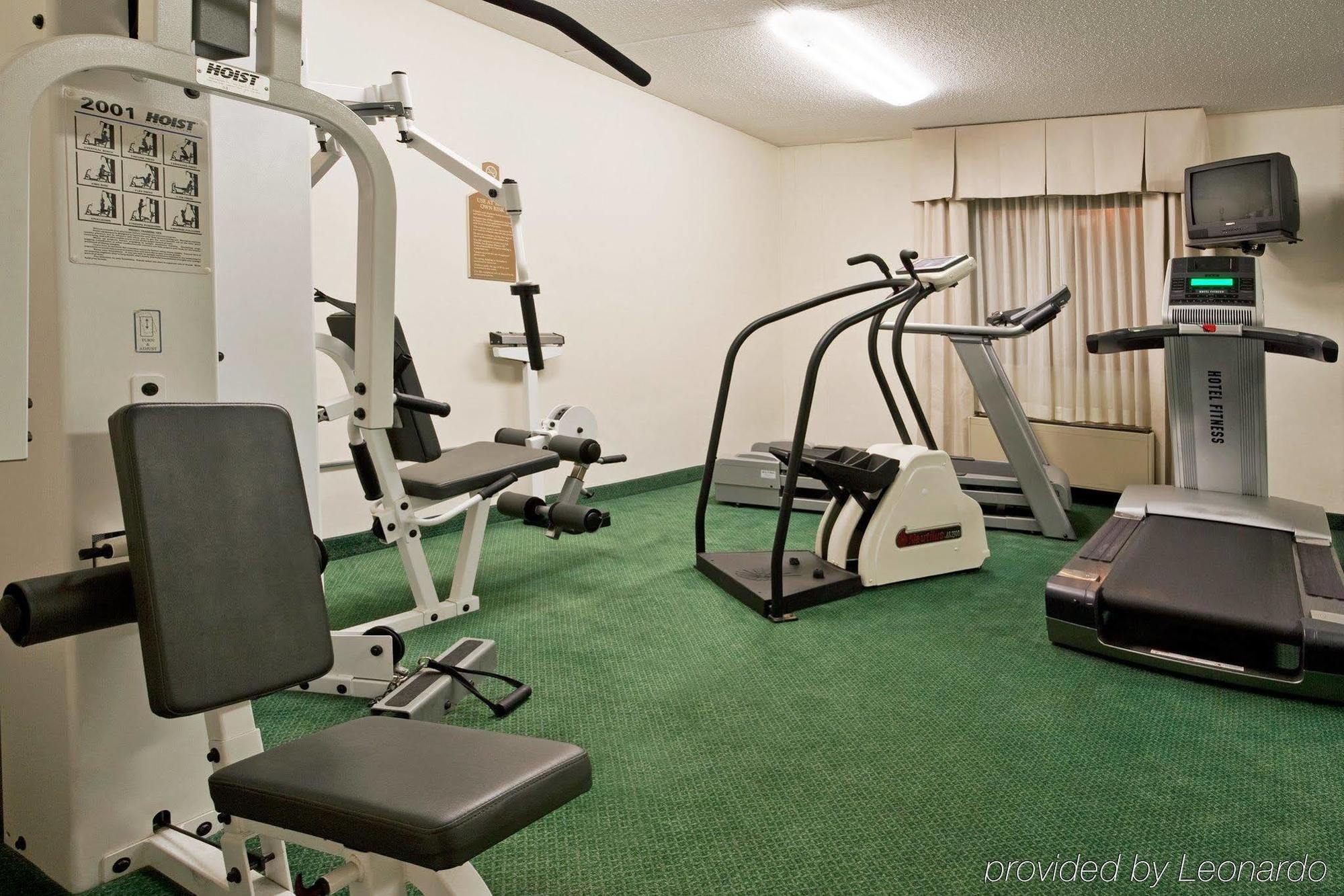 Holiday Inn Express Detroit-Warren/General Motors Technology Center By Ihg Bagian luar foto