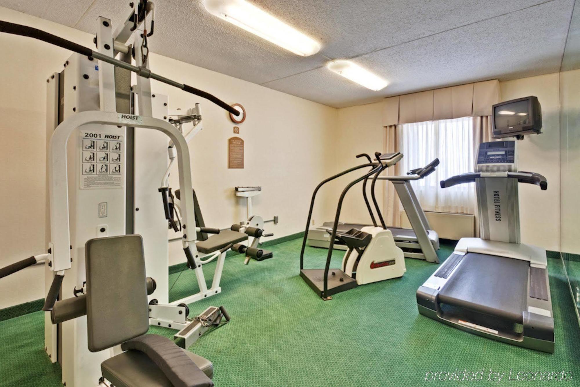 Holiday Inn Express Detroit-Warren/General Motors Technology Center By Ihg Bagian luar foto
